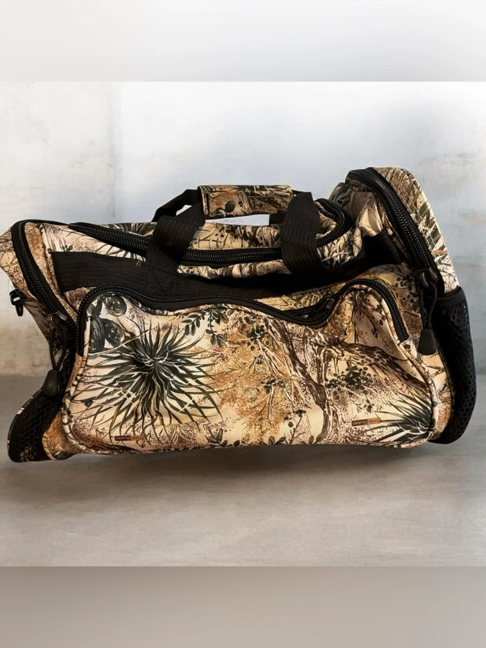 Men's Canvas Travel Duffle Bag in Beige Camo Print
